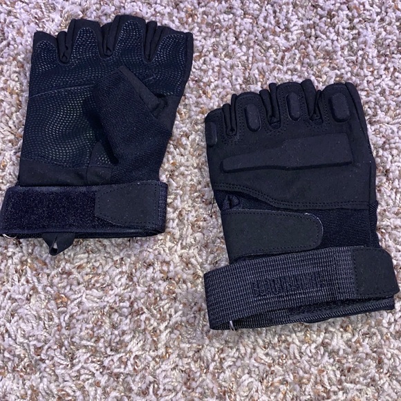 Lifting gloves